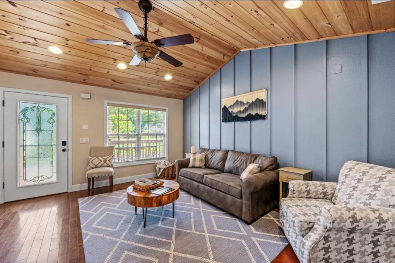Creekside Cottage*Hot Tub*Entire Home-Pigeon Forge Exterior photo